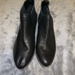 Steve Madden boots 🥾 upear leather